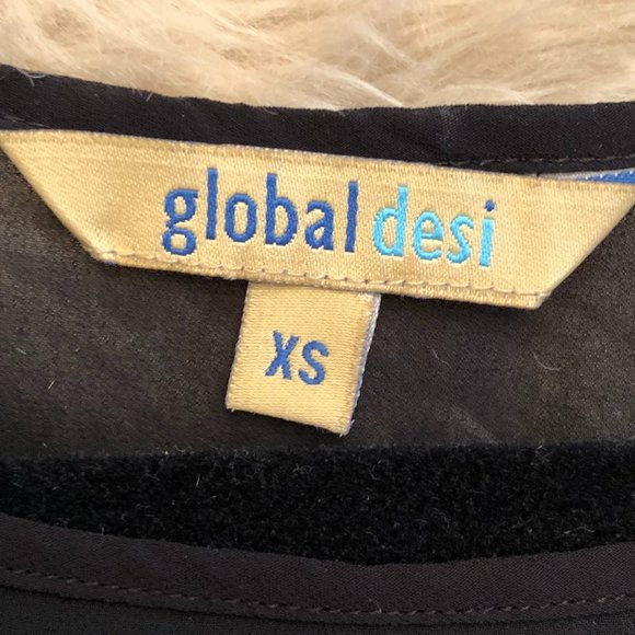 Short Sleeve Sheer Blouse in Black/Red Print Size XS - Picture 7 of 9